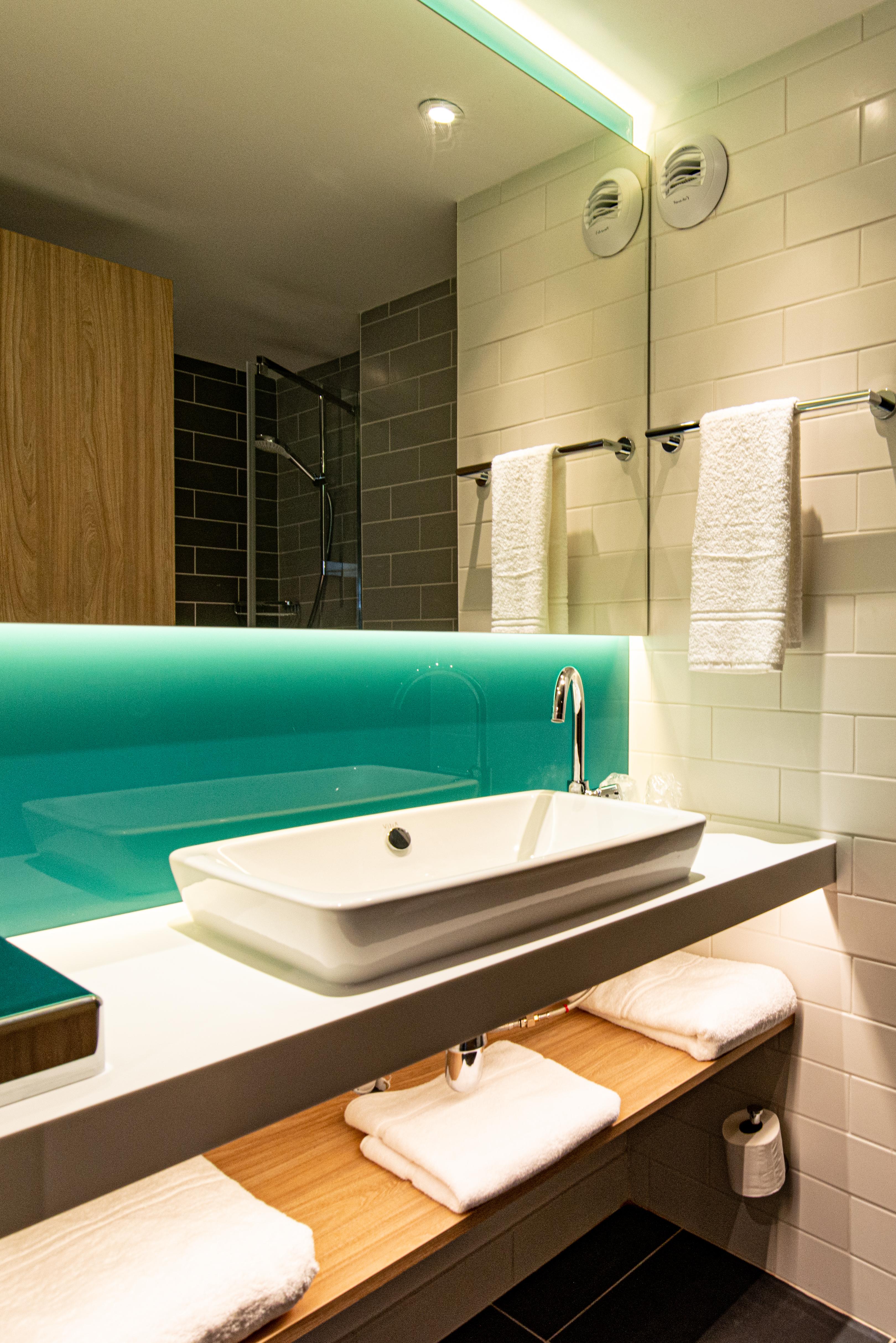 Holiday Inn Express - Bordeaux - Lormont By Ihg Εξωτερικό φωτογραφία
