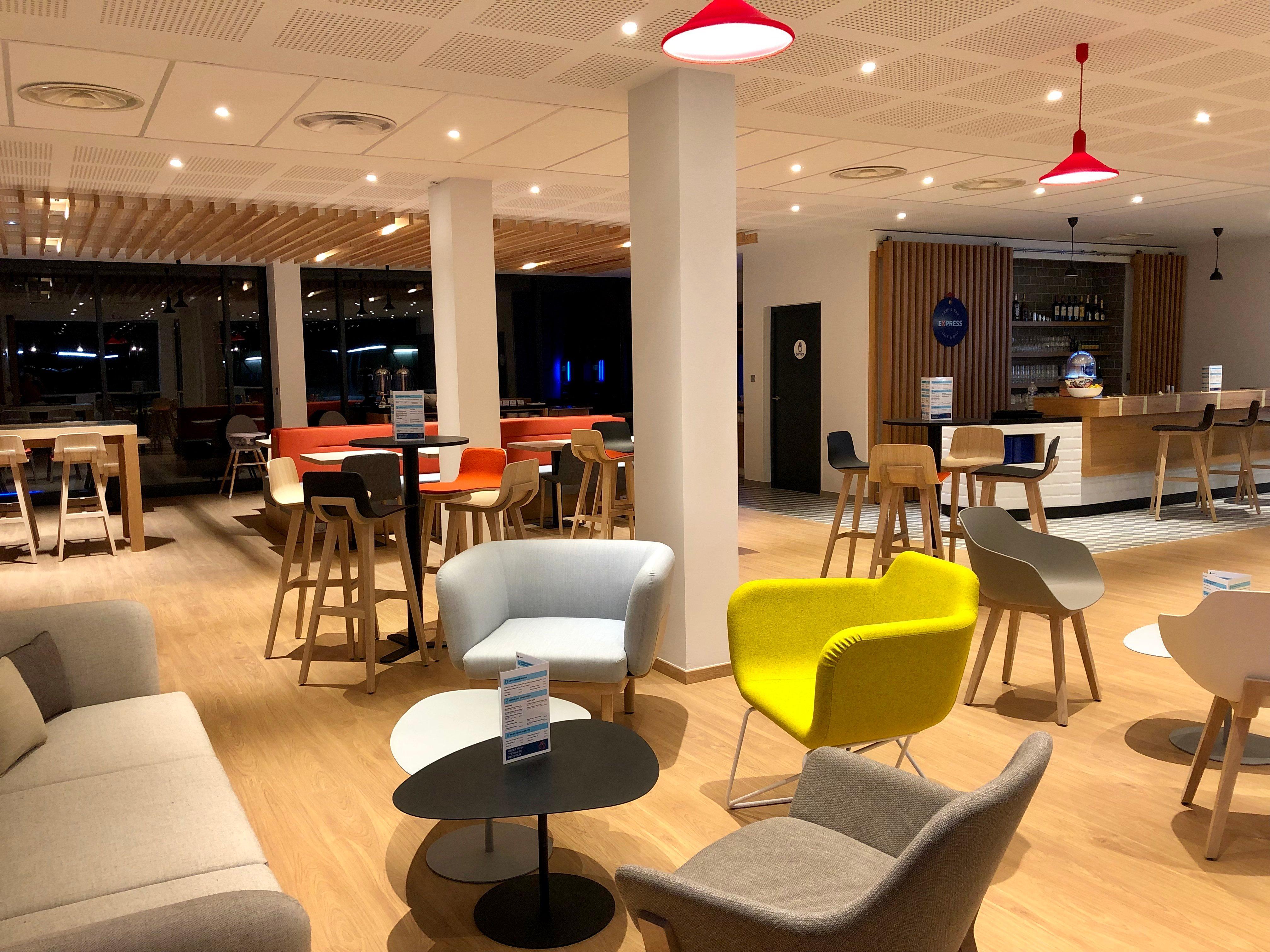 Holiday Inn Express - Bordeaux - Lormont By Ihg Εξωτερικό φωτογραφία